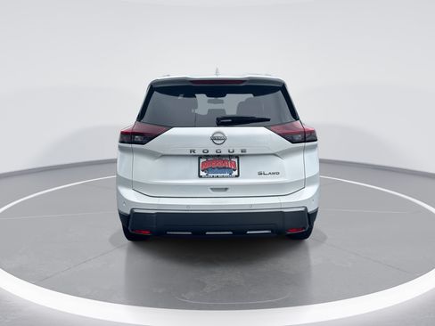 Used 2026 Nissan Rogue SL AWD/4WD image 5