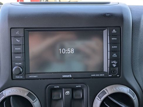 Used 2017 Jeep Wrangler Sport AWD/4WD image 18