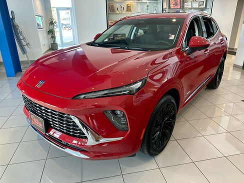 New 2025 Buick Envision Avenir image 4