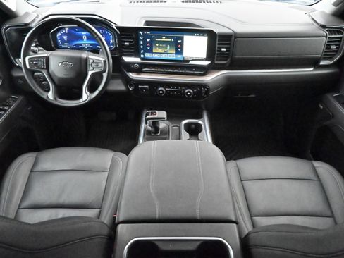 Used 2024 Chevrolet Silverado 1500 RST image 3