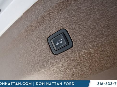 Used 2024 GMC Yukon XL Denali AWD/4WD image 36
