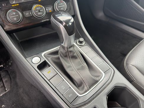 Used 2024 Volkswagen Jetta SE image 28