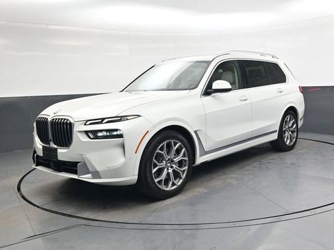 Used 2023 BMW X7 xDrive40i w/ Premium Package image 10