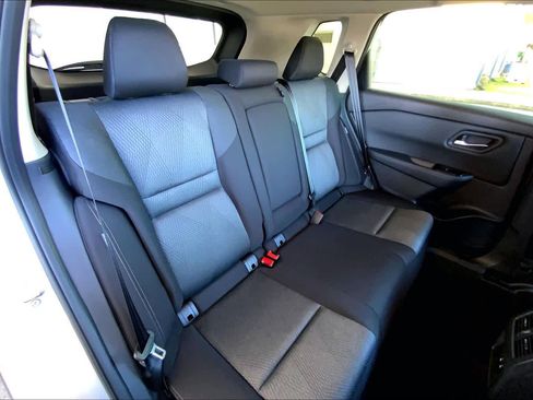 Used 2025 Nissan Rogue SV image 20