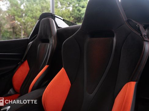 Used 2025 McLaren 750S Spider RWD image 21