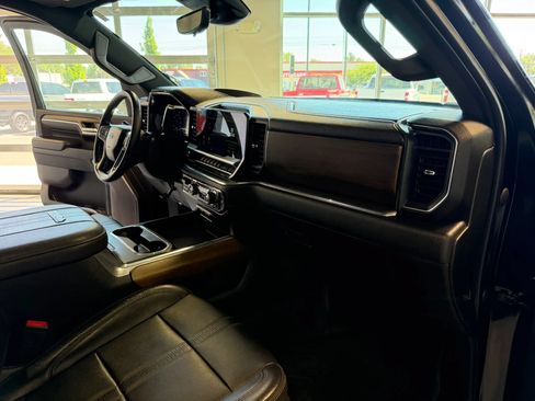 Used 2024 Chevrolet Silverado 3500 High Country w/ Technology Package AWD/4WD image 19