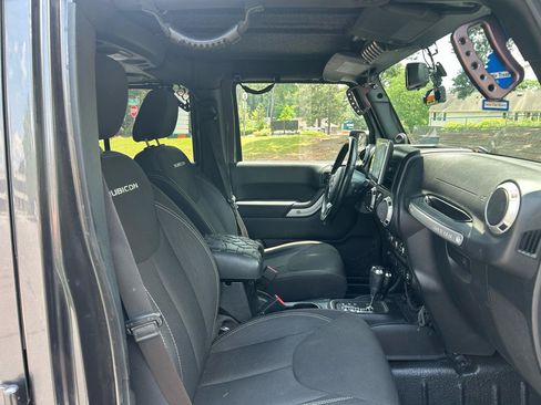 Used 2014 Jeep Wrangler Unlimited Rubicon AWD/4WD image 25