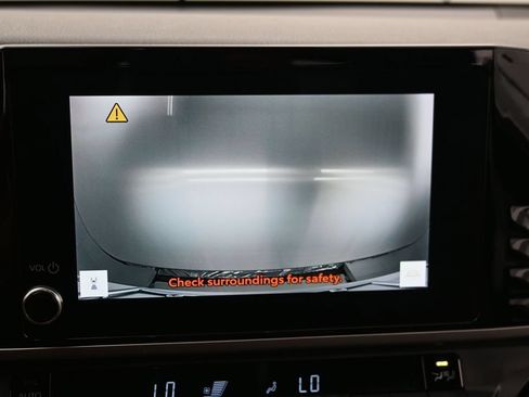 Used 2025 Toyota Camry SE FWD image 15