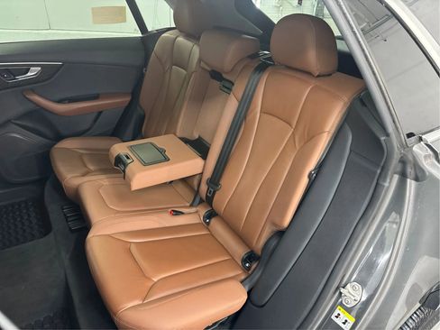 Used 2020 Audi Q8 Premium w/ Convenience Package image 14