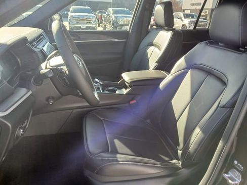 New 2025 Jeep Grand Cherokee Limited w/ Luxury Tech Group II AWD/4WD image 10