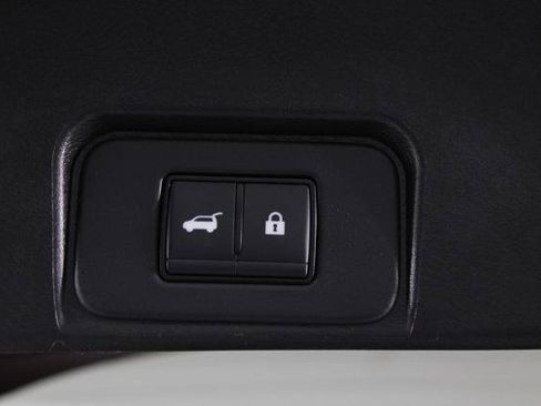 Certified 2024 Nissan Rogue SV FWD image 18