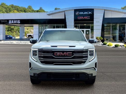 Used 2023 GMC Sierra 1500 SLT w/ SLT Premium Plus Package AWD/4WD image 2
