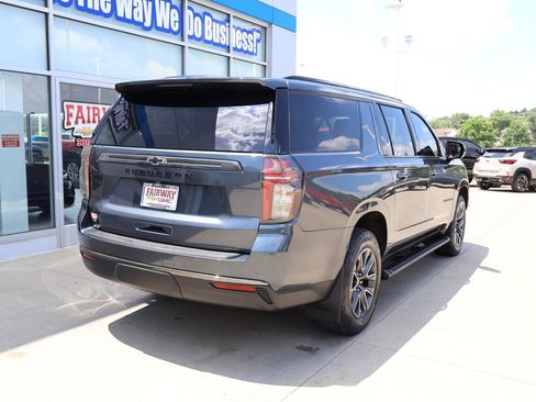 Used 2021 Chevrolet Suburban Z71 AWD/4WD image 3