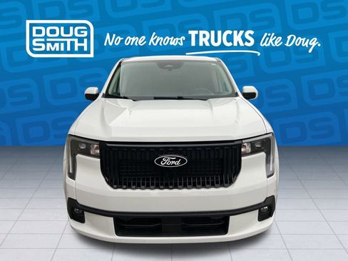 Used 2025 Ford Maverick Lobo image 8