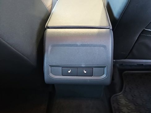 Used 2025 Volkswagen Jetta SEL image 18