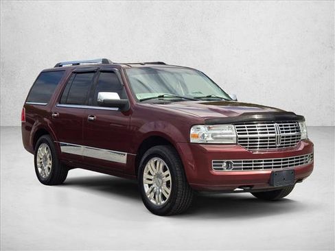 Used 2012 Lincoln Navigator 2WD image 3