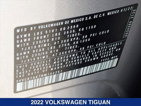 Used 2022 Volkswagen Tiguan SE R-Line image 24