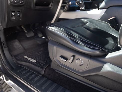 Used 2018 Ford F150 Lariat w/ Equipment Group 502A Luxury AWD/4WD image 16