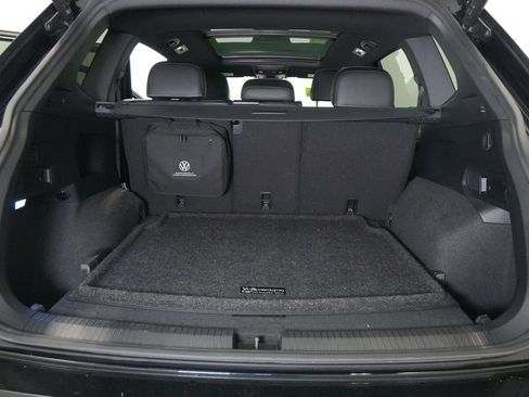 Used 2022 Volkswagen Tiguan SEL R-Line image 26
