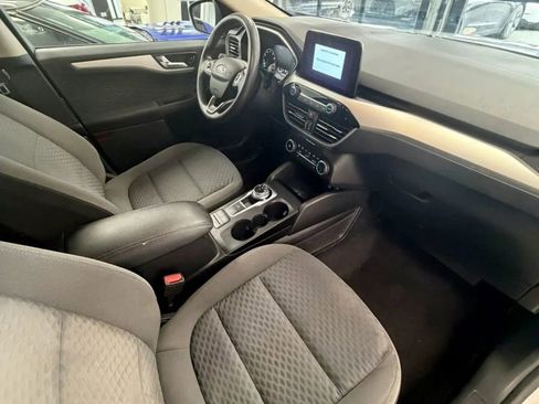 Used 2020 Ford Escape SE image 8