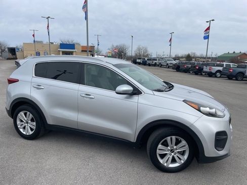 Used 2018 Kia Sportage LX w/ LX Popular Package image 2