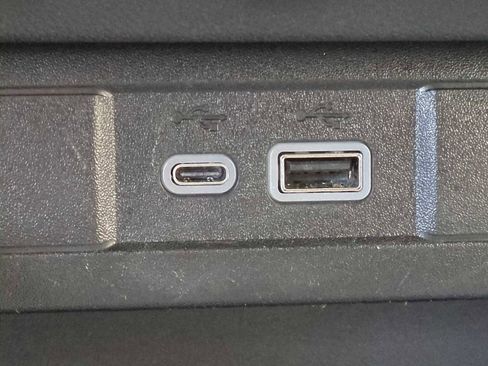 Used 2024 GMC Canyon AT4 w/ Technology Package image 20