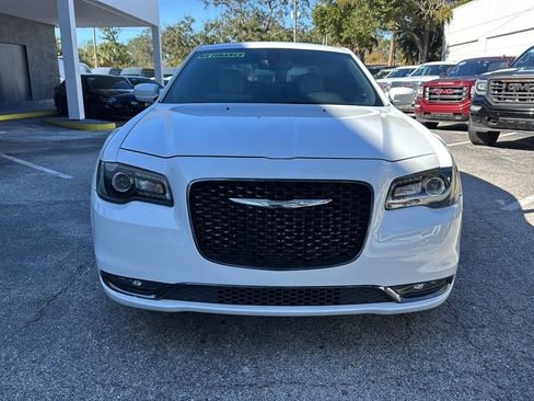 Used 2018 Chrysler 300 S image 2