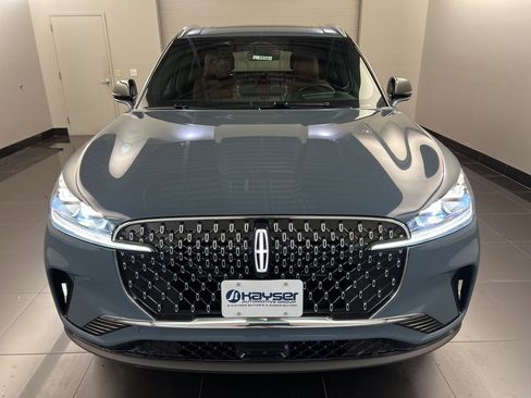 New 2025 Lincoln Aviator Reserve w/ Equipment Group 201A image 2