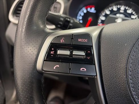 Used 2019 Kia Sorento SX image 21