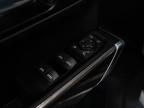 Used 2021 Chevrolet Silverado 1500 LTZ image 19