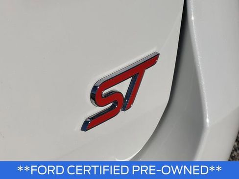 Certified 2022 Ford Explorer ST w/ ST Street Pack image 8