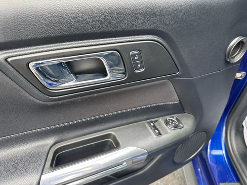 Used 2016 Ford Mustang Coupe RWD image 10