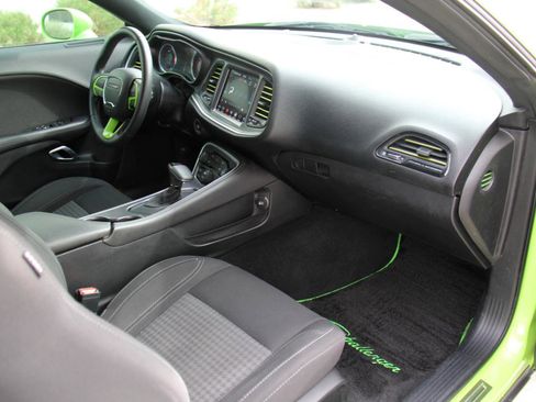 Used 2019 Dodge Challenger SXT image 20