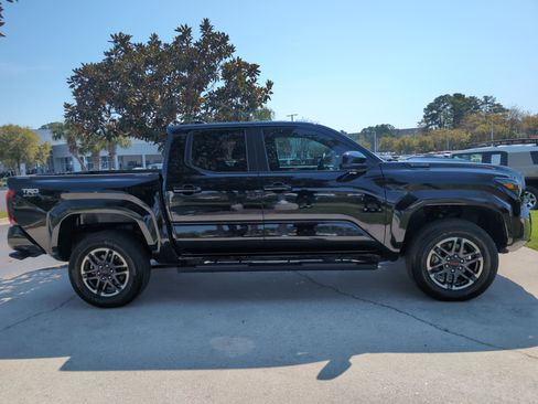 Certified 2024 Toyota Tacoma TRD Sport image 11