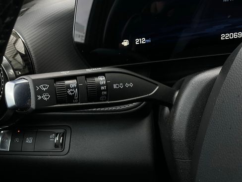 Used 2025 Chevrolet Equinox LT image 34