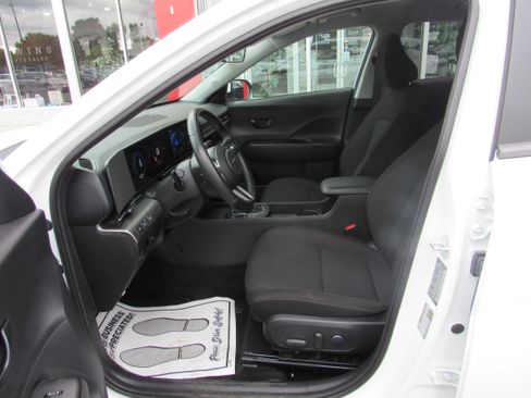 Used 2025 Hyundai Kona SEL FWD image 10