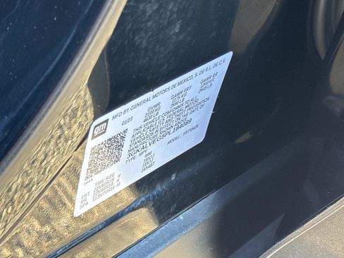 Used 2023 GMC Terrain SLT image 30