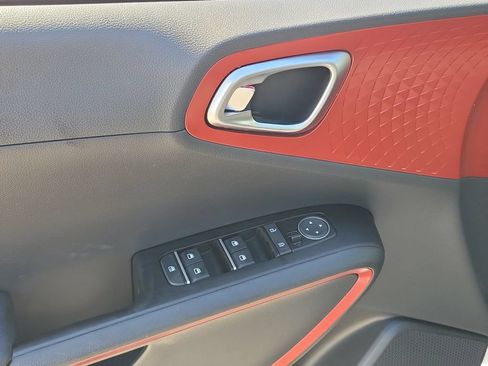 Certified 2023 Kia Soul GT-Line FWD image 21