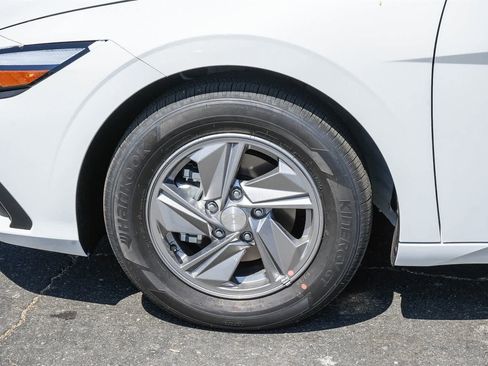 New 2025 Hyundai Elantra SE w/ Cargo Package image 11