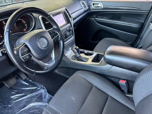 Used 2021 Jeep Grand Cherokee Laredo RWD image 10