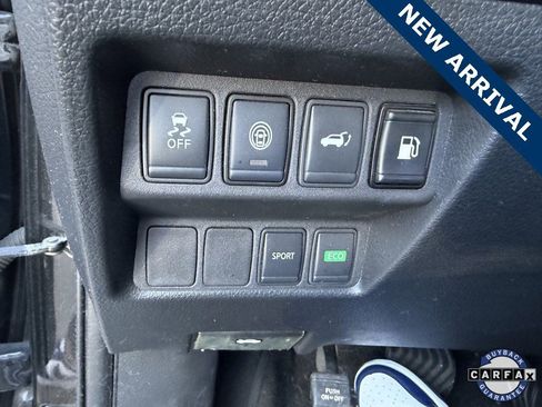 Used 2020 Nissan Rogue SV image 12