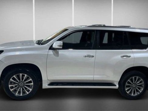 Used 2023 Lexus GX 460 Luxury w/ Accessory Package AWD/4WD image 5
