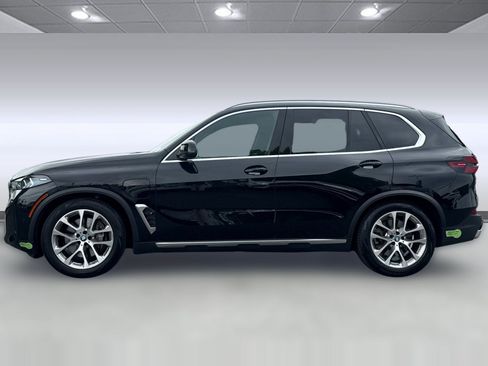 Used 2024 BMW X5 xDrive50e w/ Premium Package AWD/4WD image 2