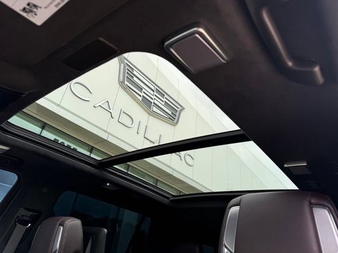 Used 2024 Cadillac Escalade ESV Sport Platinum w/ LPO, ONYX Package AWD/4WD image 14