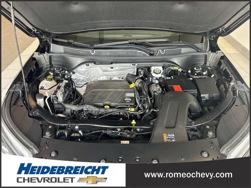 Certified 2024 Chevrolet Trax RS w/ Driver Confidence Package FWD image 9