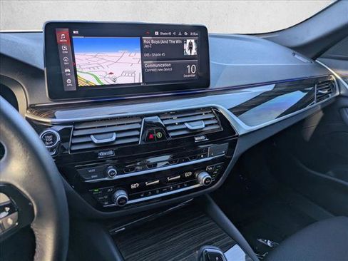 Certified 2023 BMW 530i w/ Convenience Package image 15