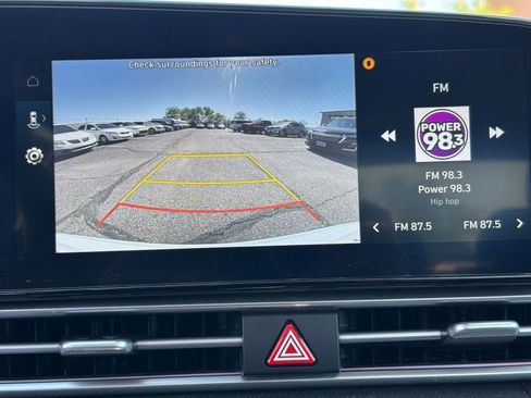 Used 2025 Hyundai Elantra SEL image 23