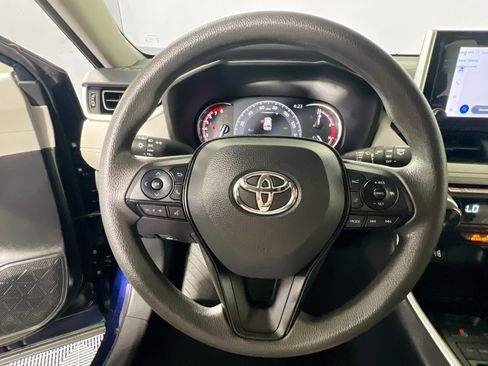 Used 2025 Toyota RAV4 XLE w/ Convenience Package image 17