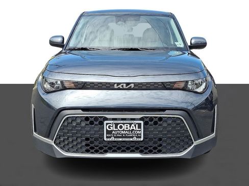 Used 2025 Kia Soul LX FWD image 2