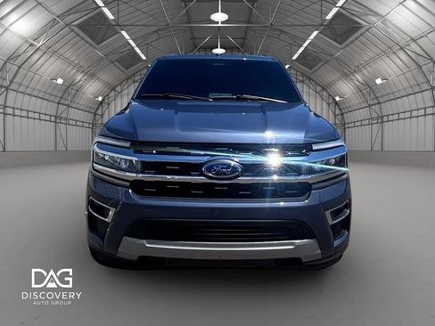 Used 2023 Ford Expedition Limited AWD/4WD image 5